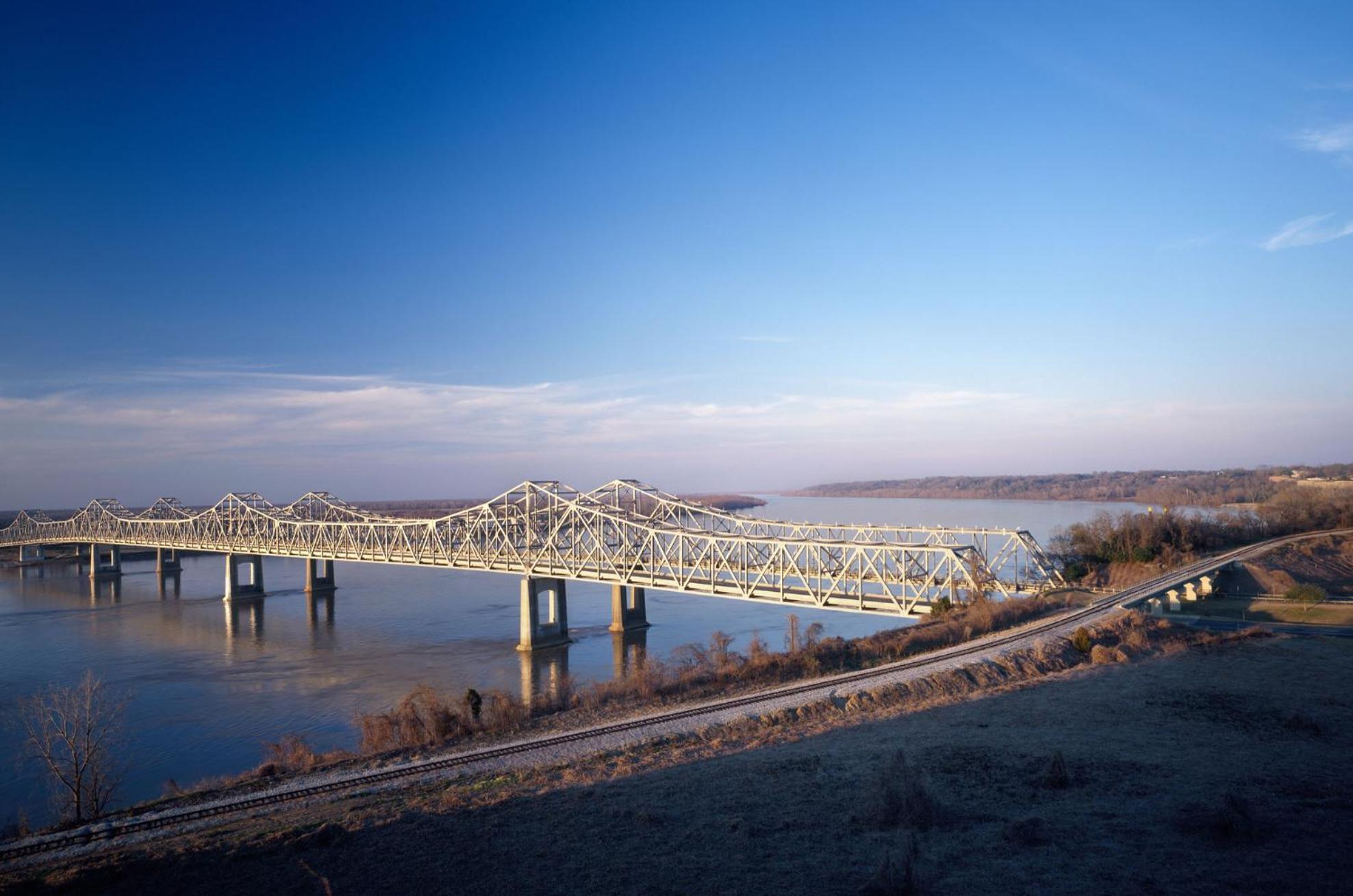 The Bridges Hotel Натчез Экстерьер фото